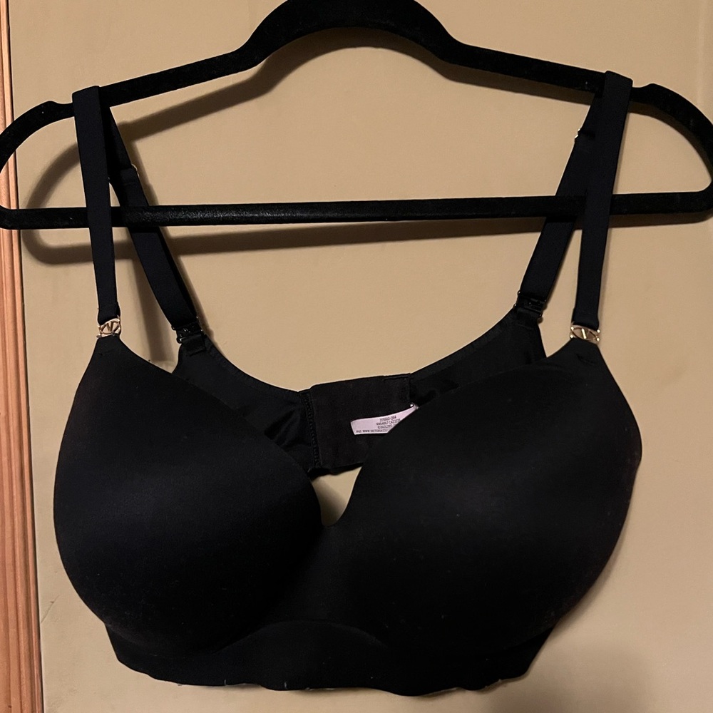 Victoria's Secret Wireless Push Up Bra 38DDD